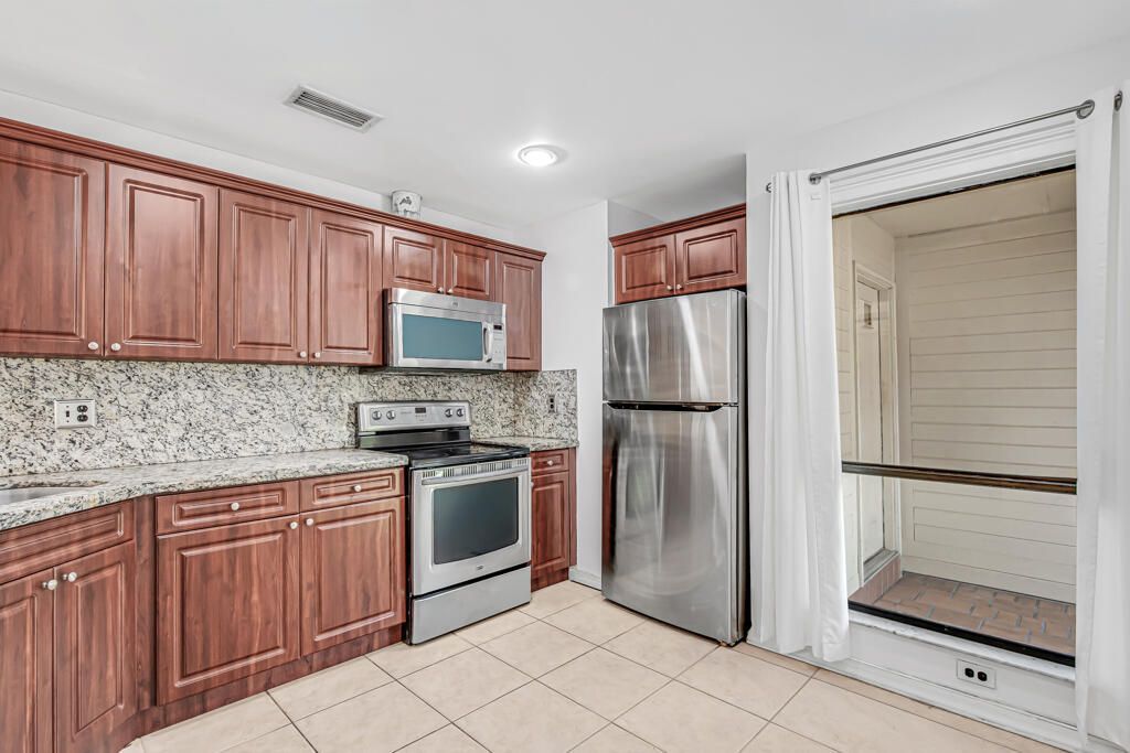 7828 Roble Lane, Lake Worth, FL 33467 Photo