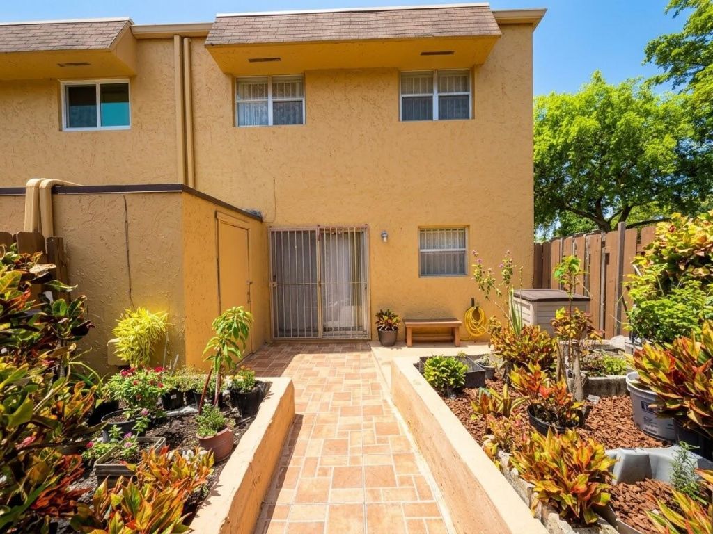 5846 Blueberry Court, Unit 69, Lauderhill, FL 33313 Photo