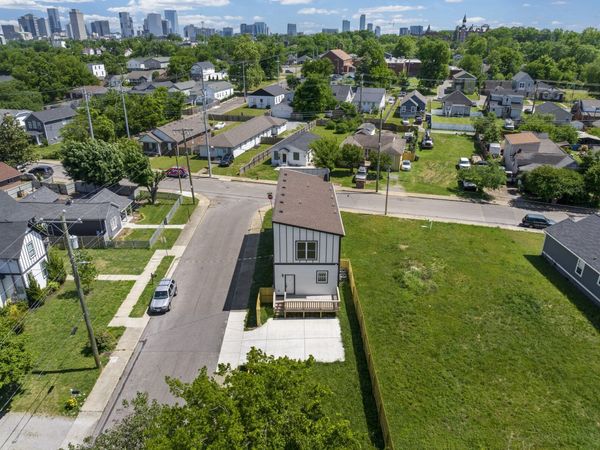 1700 Underwood St , Nashville, TN 37208