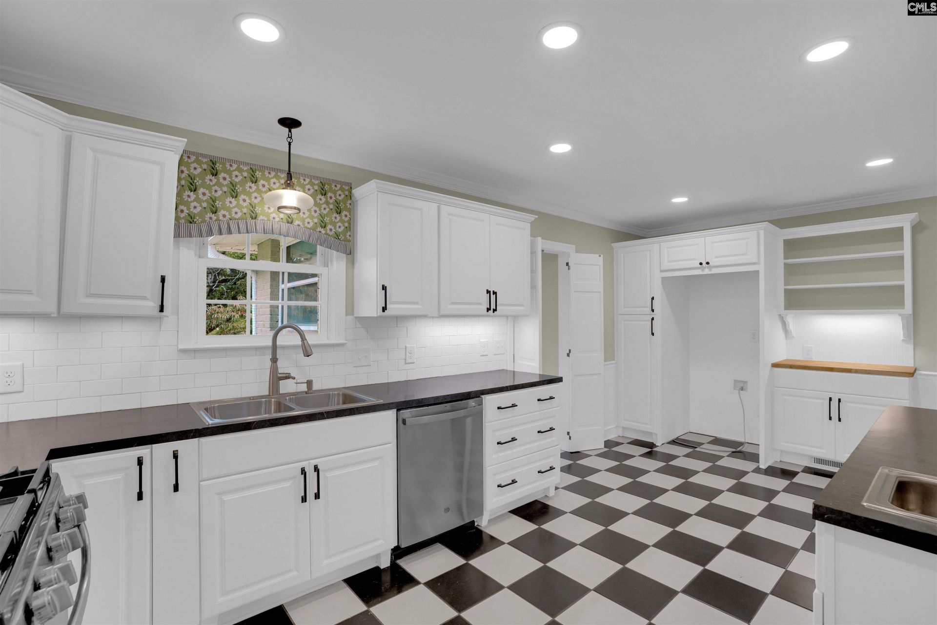 904 Seminole Drive Photo 4