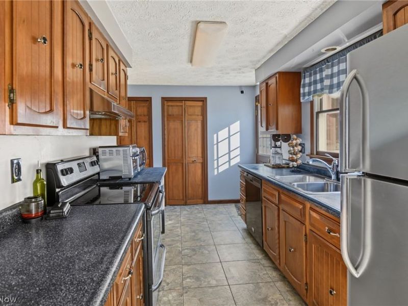 6561 S Duck Creek Road S, Berlin Center, OH 44401 Photo 7