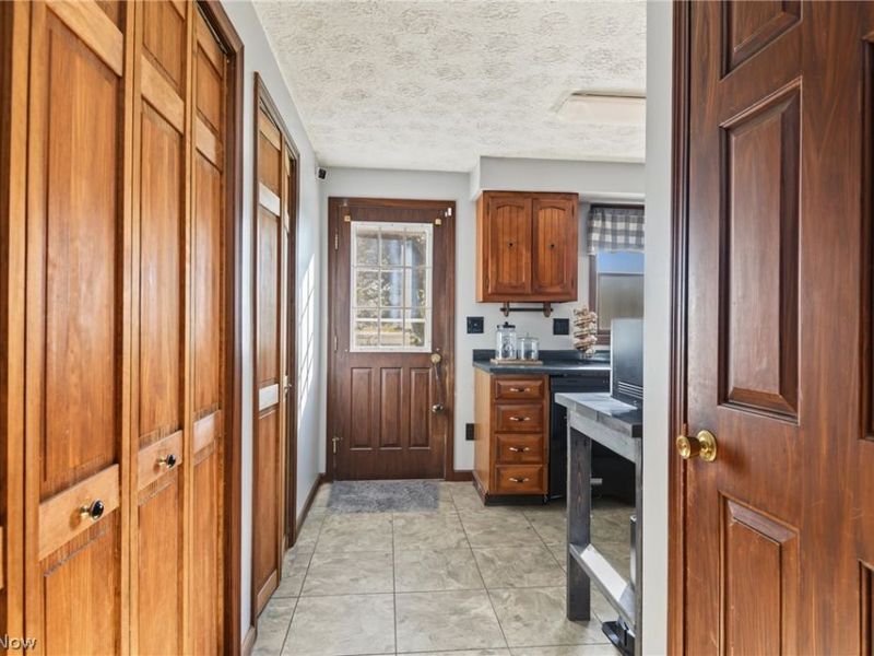 6561 S Duck Creek Road S, Berlin Center, OH 44401 Photo 8