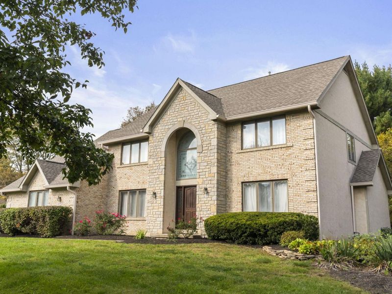 655 Laurel Ridge Drive, Gahanna, OH 43230 Photo 2