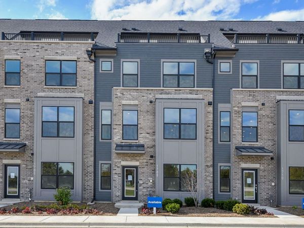 407 Yatra Avenue, Unit 4004, Naperville, IL 60563