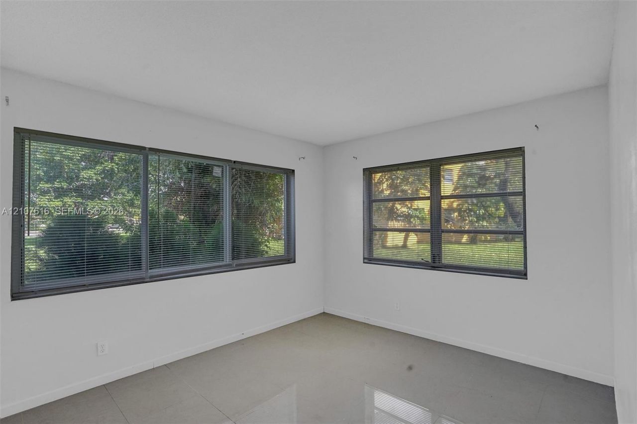 5420 NW 11th St, Unit 108, Plantation, FL 33313 Photo
