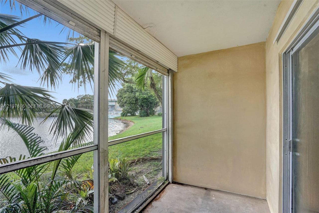 5420 NW 11th St, Unit 108, Plantation, FL 33313 Photo
