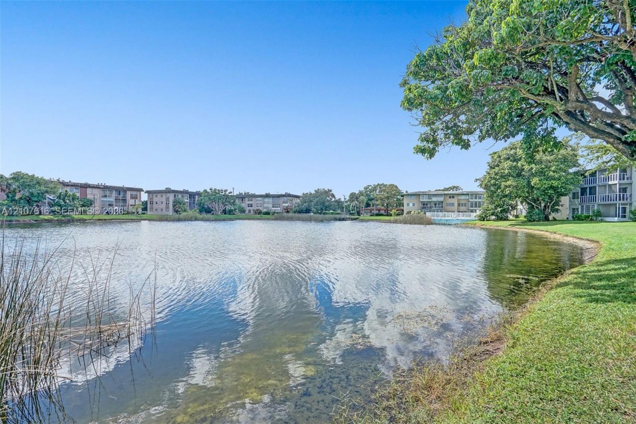 5420 NW 11th St, Unit 108, Plantation, FL 33313 Photo
