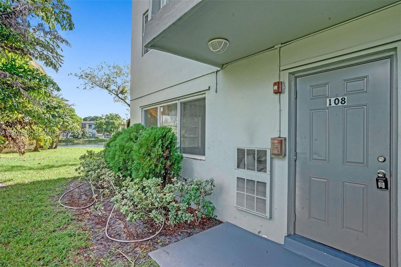 5420 NW 11th St, Unit 108, Plantation, FL 33313 Photo