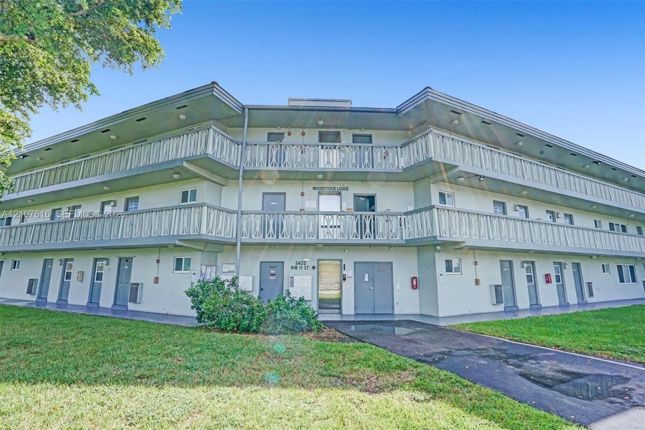 5420 NW 11th St, Unit 108, Plantation, FL 33313 Photo