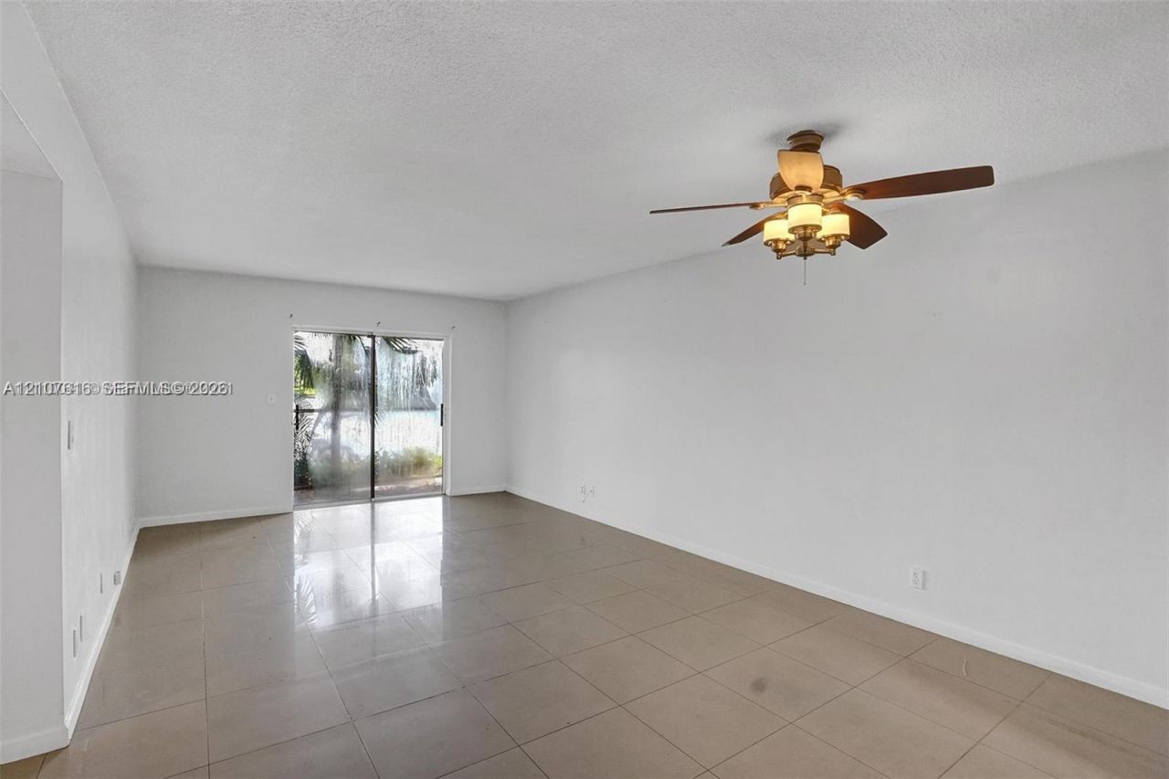 5420 NW 11th St, Unit 108, Plantation, FL 33313 Photo