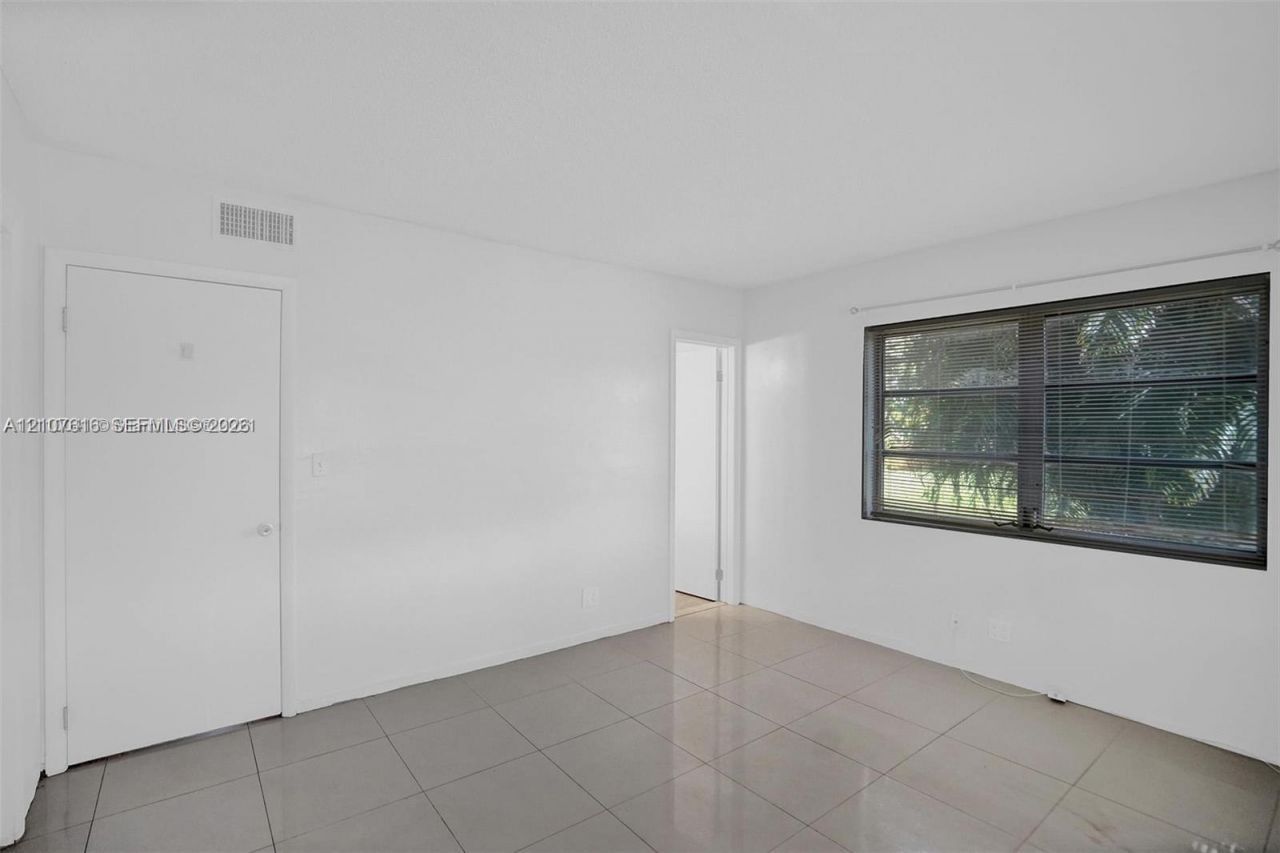 5420 NW 11th St, Unit 108, Plantation, FL 33313 Photo