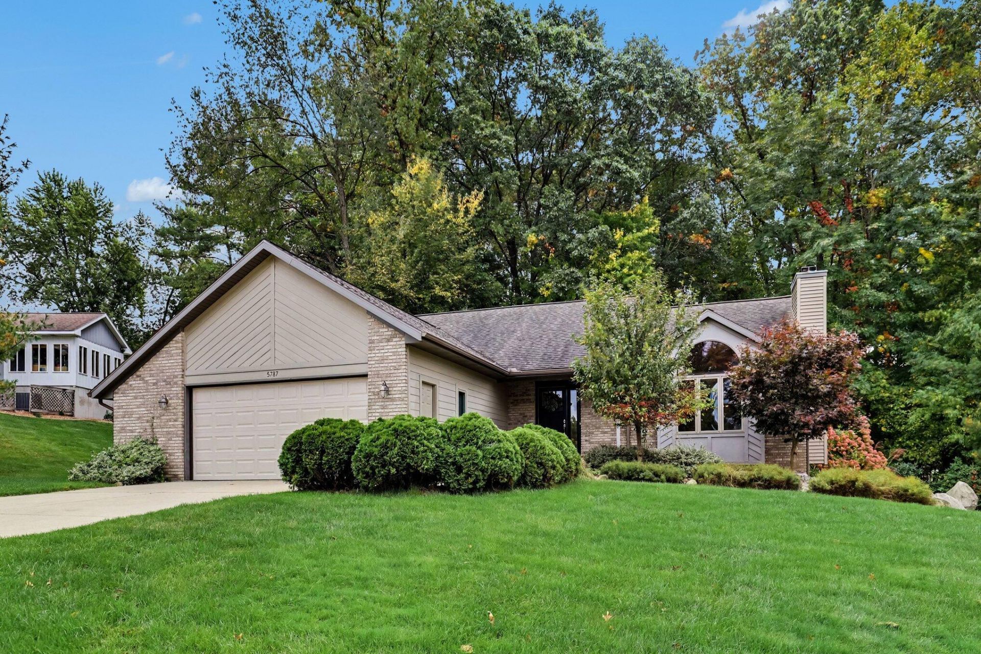 5787 Rollaway Drive Ne, Comstock Park, MI 49321 Main Photo