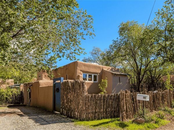 507 Apodaca Hill , Santa Fe, NM 87501