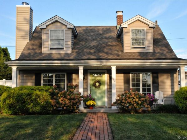 162 Swan Lane , Levittown, NY 11756