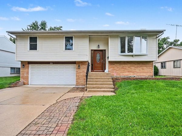 614 Oriole Drive , Streamwood, IL 60107