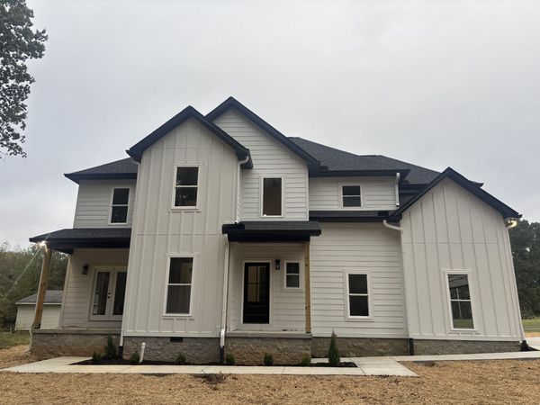 105 Contrary Rd , Burns, TN 37029
