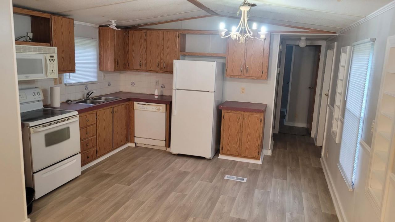 1556 N U.s. Highway 52 Photo 4