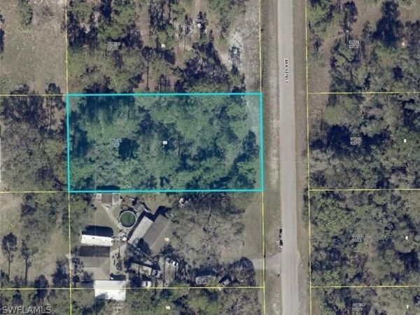 1015 Louis AVE , LEHIGH ACRES, FL 33972