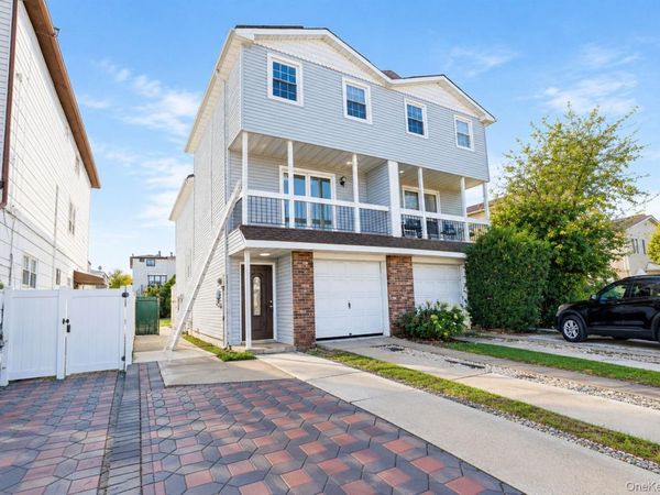 6 Amador Street , Staten Island, NY 10303