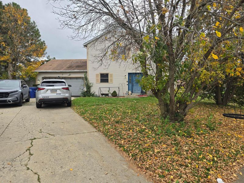 1678 1680 Watertower Drive, Columbus, OH 43235 Photo 2