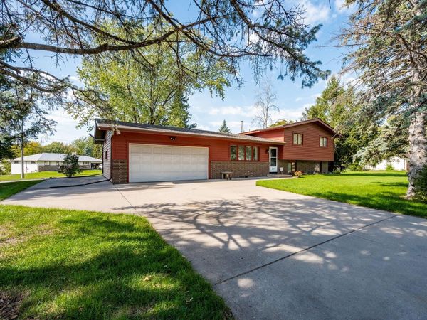 7901 Douglas Drive N, Brooklyn Park, MN 55443