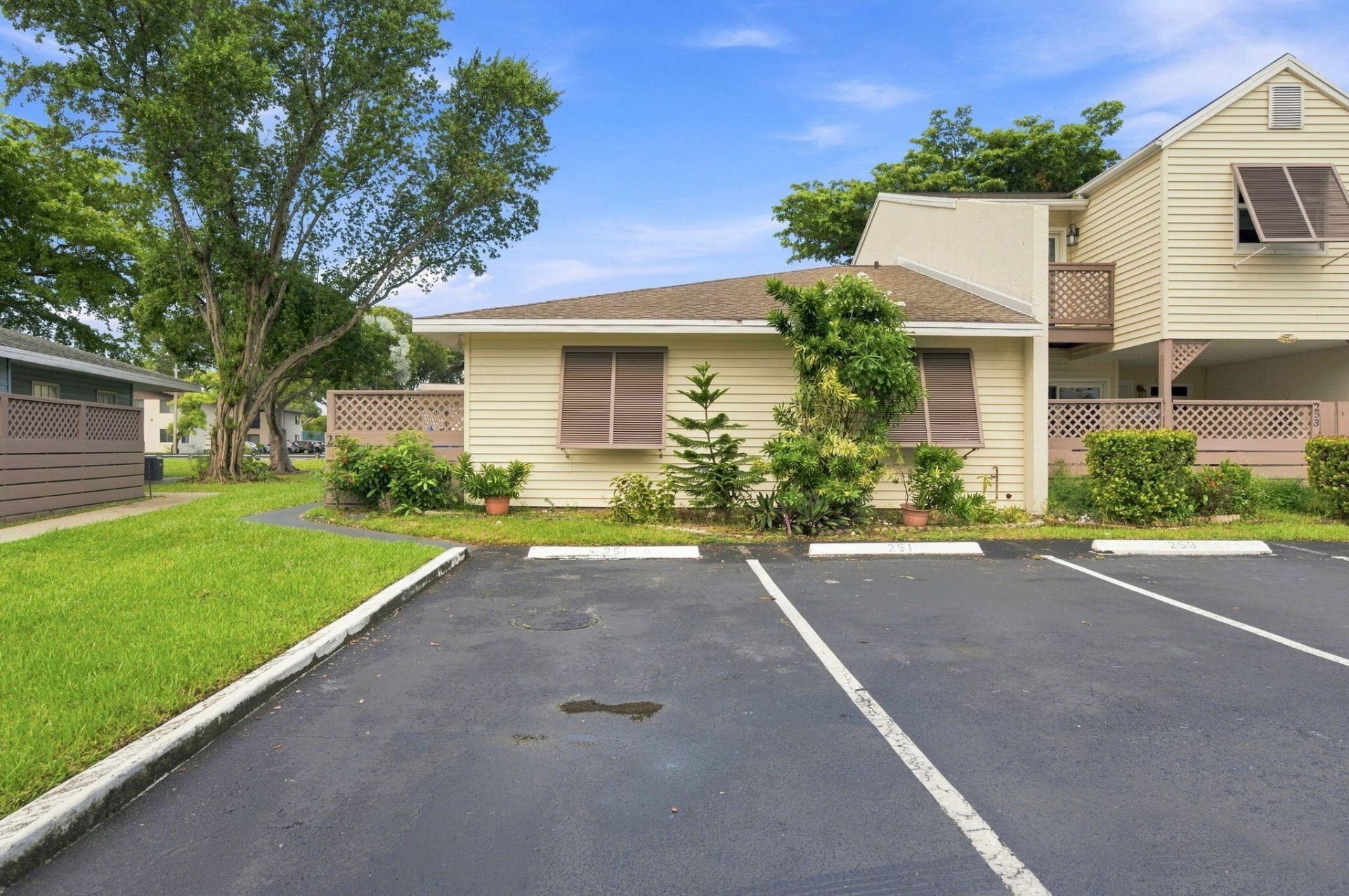 251 W Hemingway Circle, Unit 251, Margate, FL 33063 Main Photo
