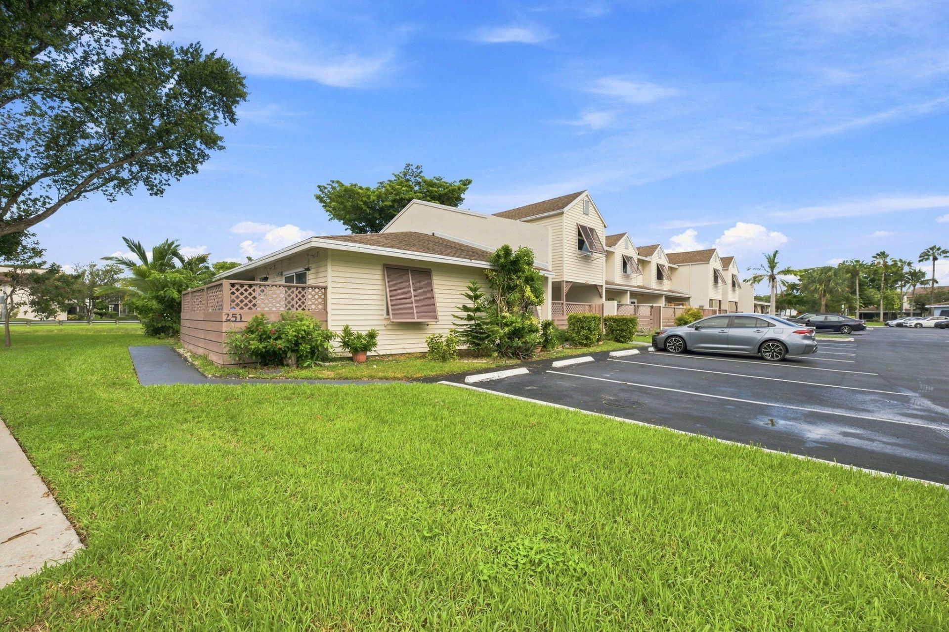 251 W Hemingway Circle, Unit 251, Margate, FL 33063 Photo