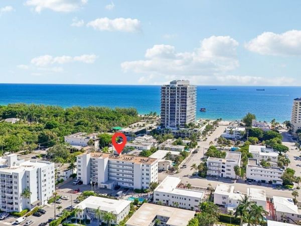 711 N Birch Road, Unit 204, Fort Lauderdale, FL 33304