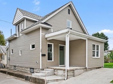 208 Riley Place, South Bend, IN 46601