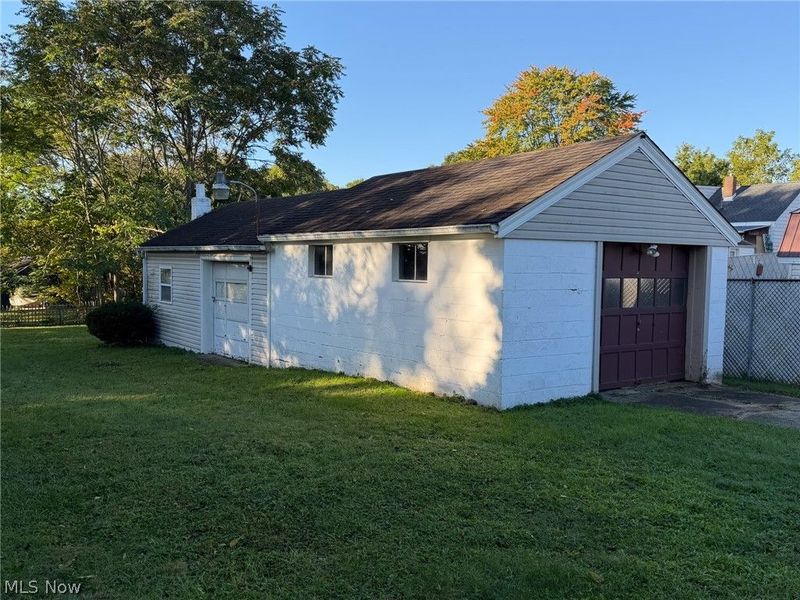1516 Milford Street NE, Canton, OH 44714 Photo 2