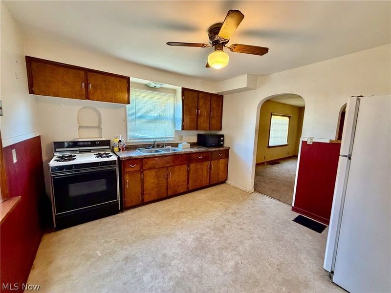 1516 Milford Street NE, Canton, OH 44714 Photo 9
