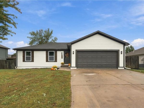 106 Trinity Circle, Harrisonville, MO 64701