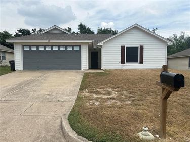 4017 Devonaire Drive , Fort Worth, TX 76008