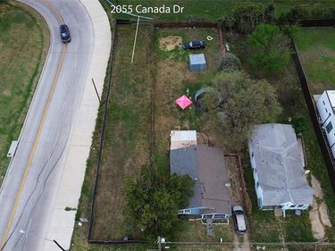 2055 Canada Drive , Dallas, TX 75212