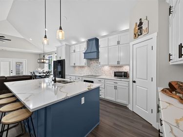 9116 Beckleycrest Avenue, Dallas, TX 75232