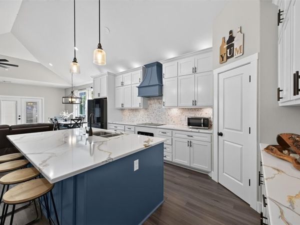 9116 Beckleycrest Avenue, Dallas, TX 75232