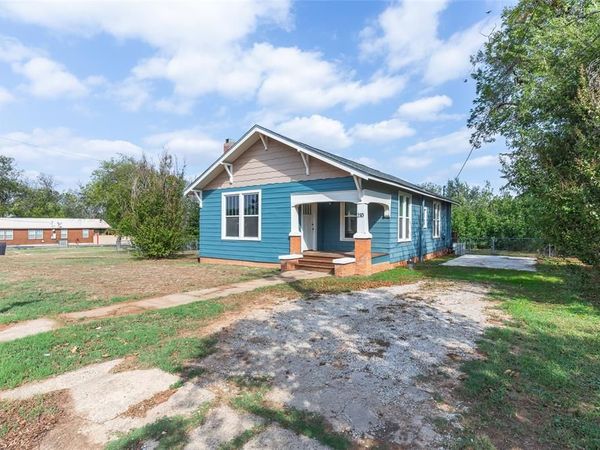 210 N Nueces Street, Coleman, TX 76834
