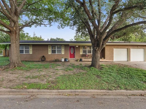 703 W Elizabeth Drive, Robinson, TX 76706
