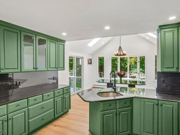 509 Ramapo Valley Rd, Oakland, NJ 07436