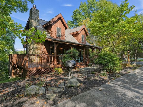 3639 Moonshine Way , Gatlinburg, TN 37738
