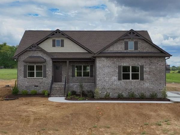 569 White Rd , Portland, TN 37148