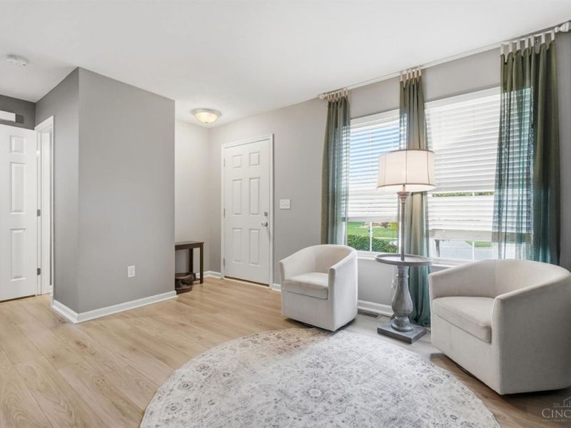 1135 Linford Circle, Hamilton Township, OH 45039 Photo 6