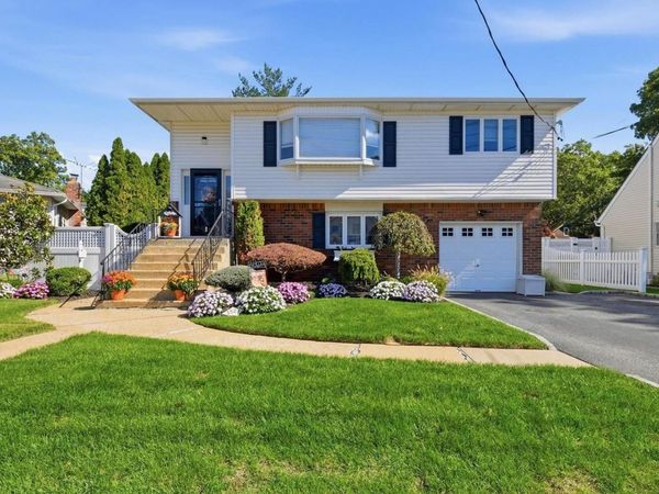 1523 Dewey Avenue , North Bellmore, NY 11710
