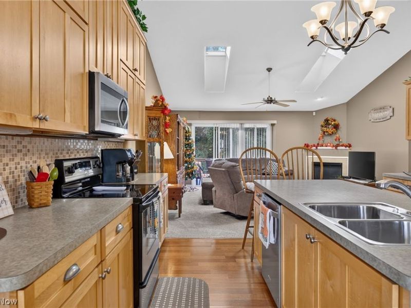 5723 Saint Thomas Lane, Madison, OH 44057 Photo 11