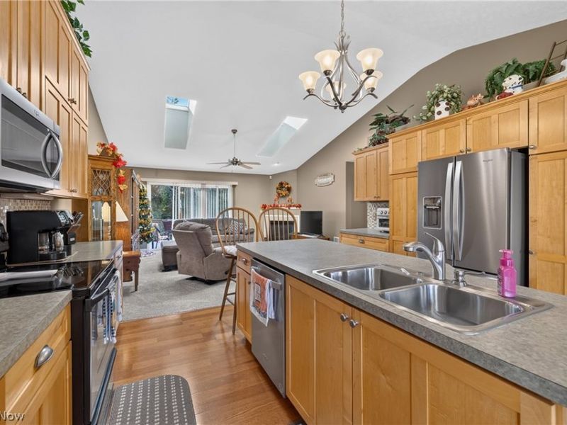 5723 Saint Thomas Lane, Madison, OH 44057 Photo 12