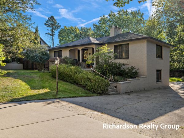 218 Grand Avenue, Grand Haven, MI 49417