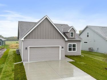 920 Arlene Circle, Papillion, NE 68046