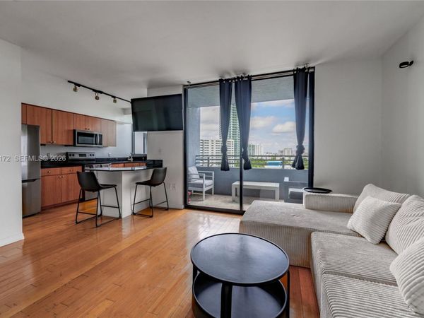 1330 West Ave , Unit 909, Miami Beach, FL 33139