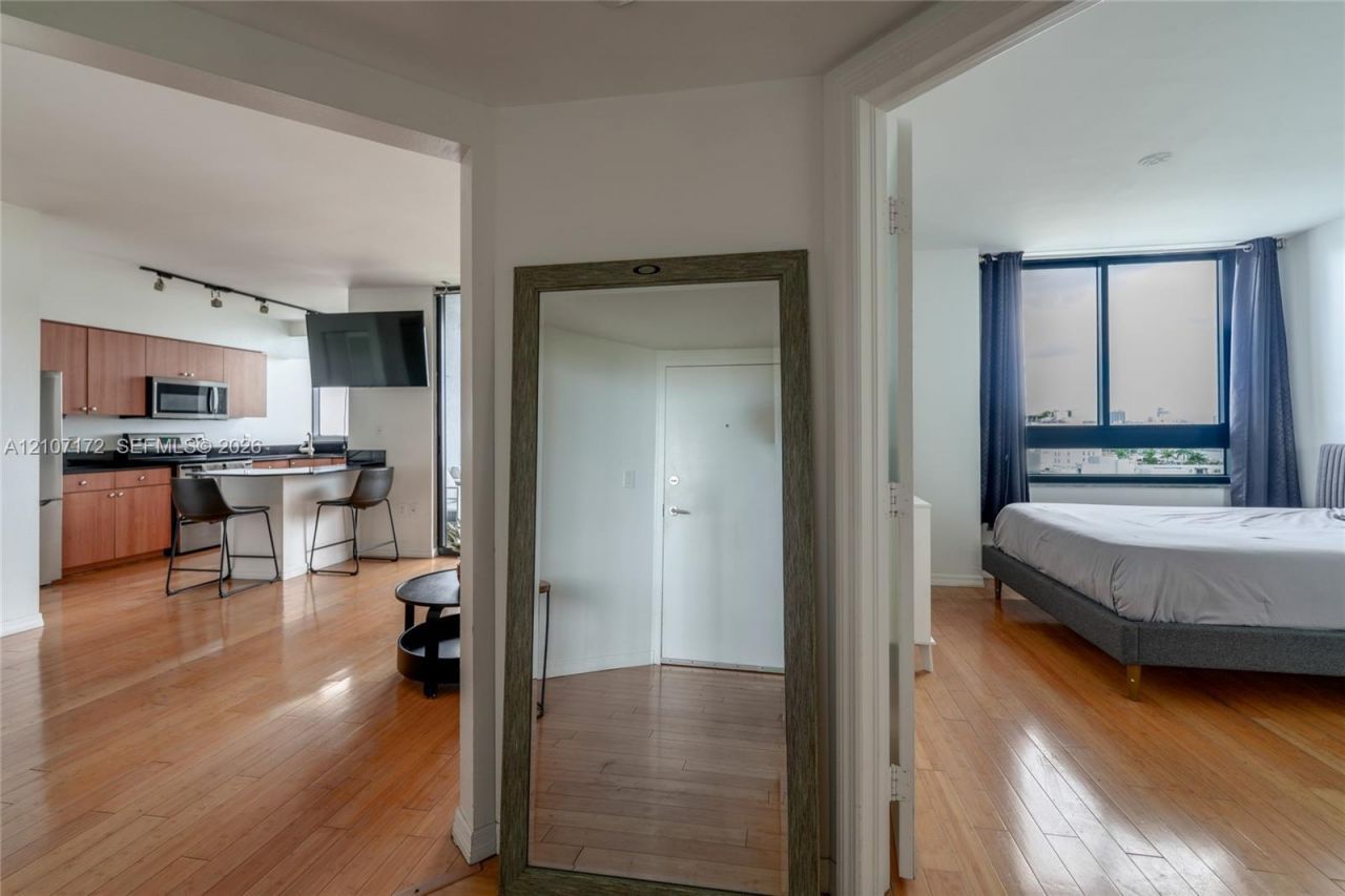 1330 West Ave , Unit 909, Miami Beach, FL 33139 Photo