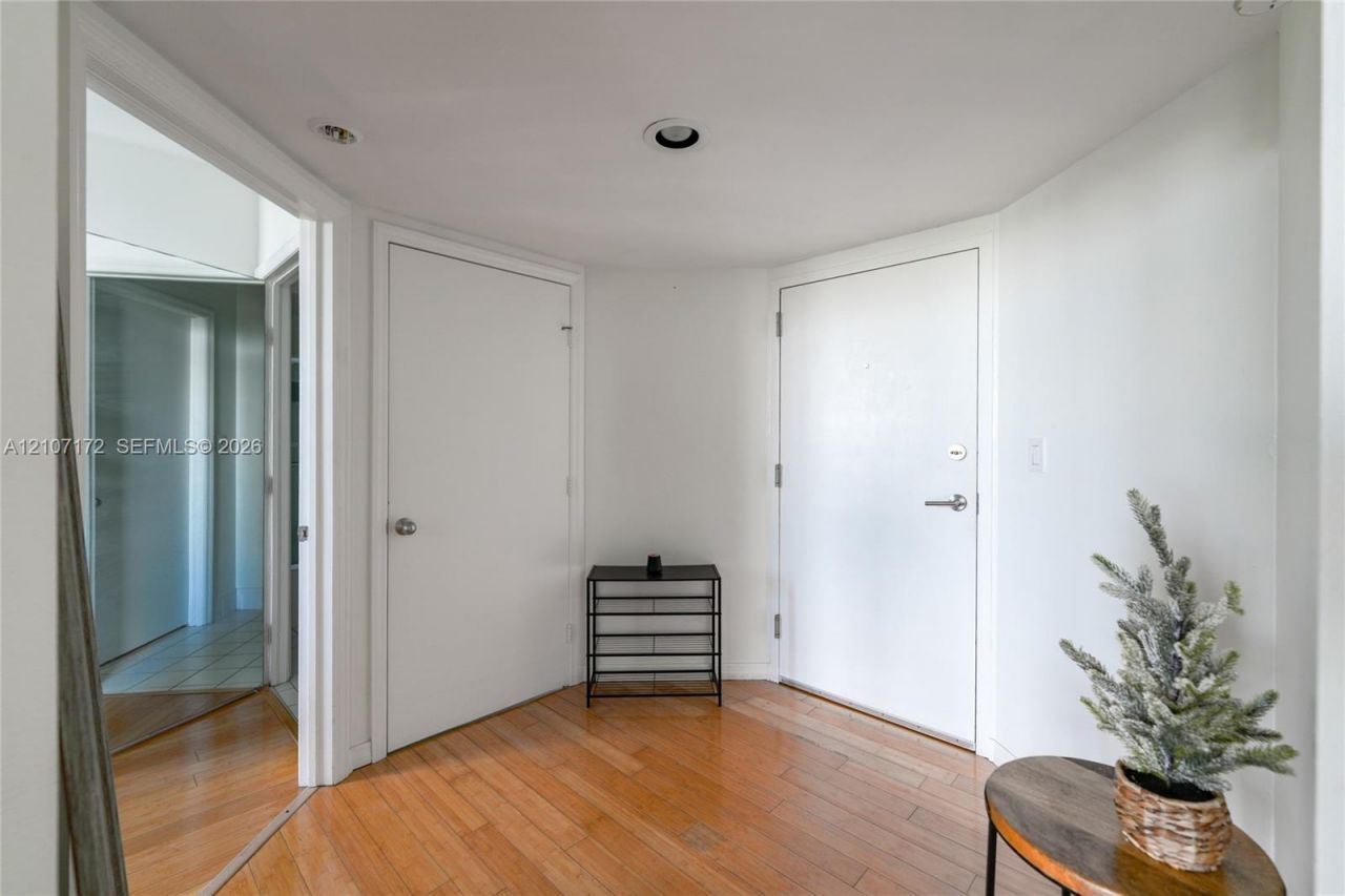 1330 West Ave , Unit 909, Miami Beach, FL 33139 Photo
